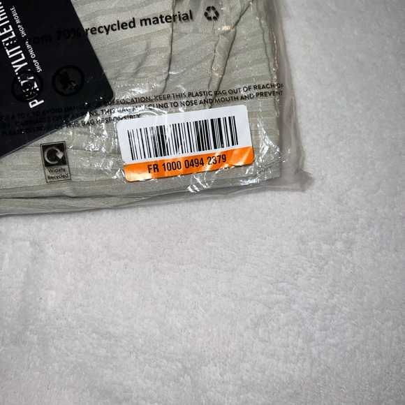 PrettyLittleThings Dress - Picture 8 of 8